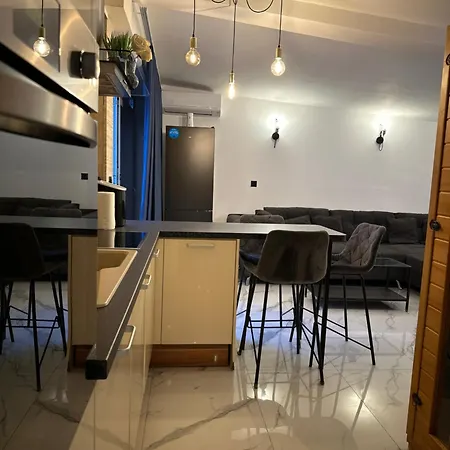 Stunning View With Pool Apartment *