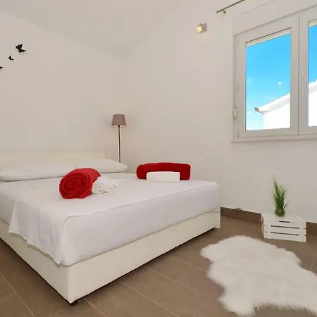 Appartement Stunning View With Pool Trogir