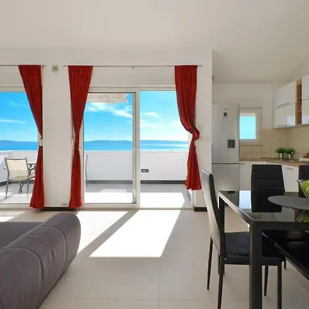 Stunning View With Pool Appartement *