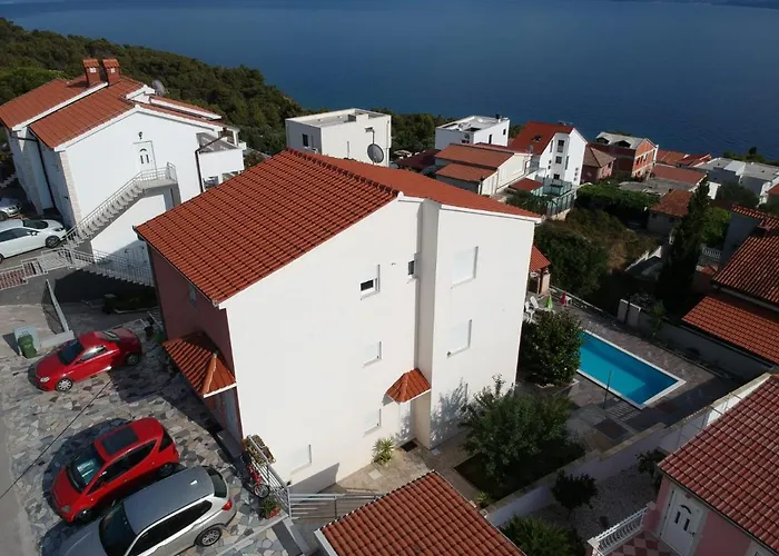 Apartment Stunning View With Pool *