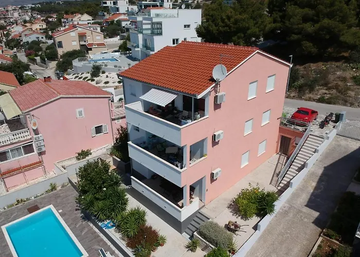 Stunning View With Pool Διαμέρισμα *