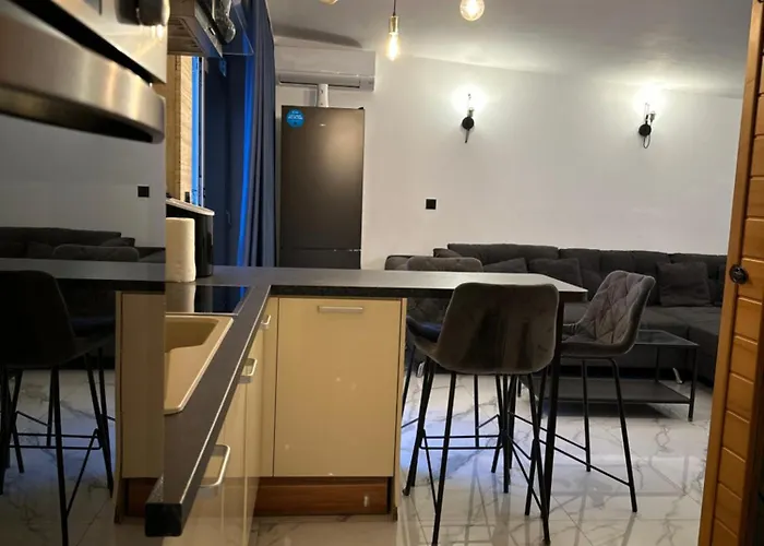 Stunning View With Pool Apartment *