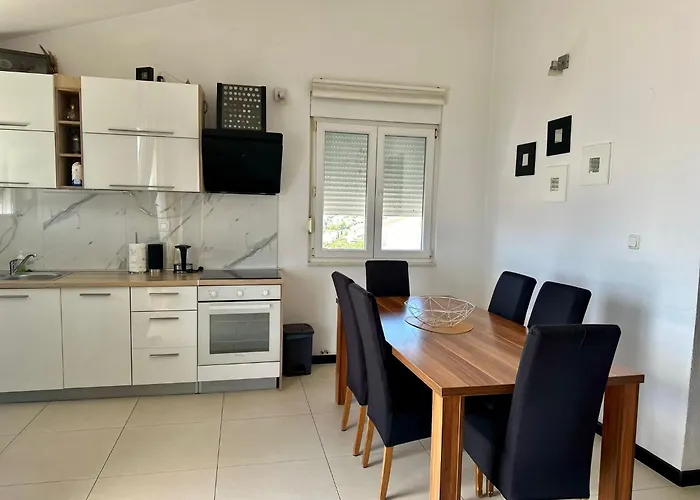 Stunning View With Pool Διαμέρισμα