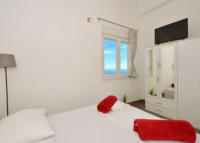 Apartment Stunning View With Pool *