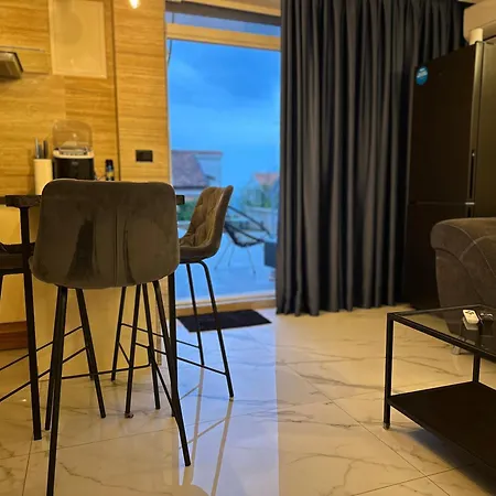 Apartman Stunning View With Pool *