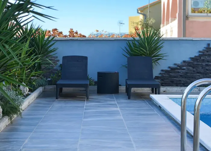 Stunning View With Pool Appartement