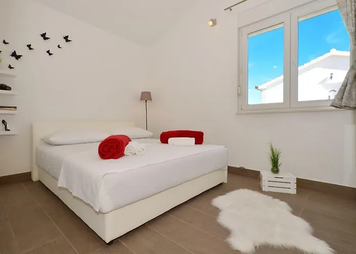 Appartement Stunning View With Pool Trogir