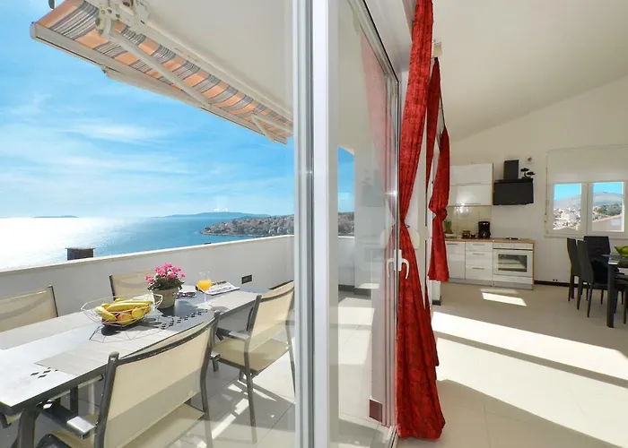 Stunning View With Pool Appartement