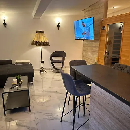 Stunning View With Pool * 特罗吉尔