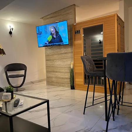 Stunning View With Pool 公寓 *