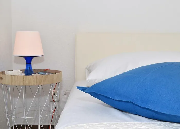 公寓 Stunning View With Pool 特罗吉尔